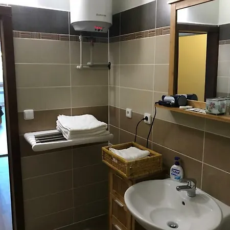 Apartman V Podkrovi דירה *
