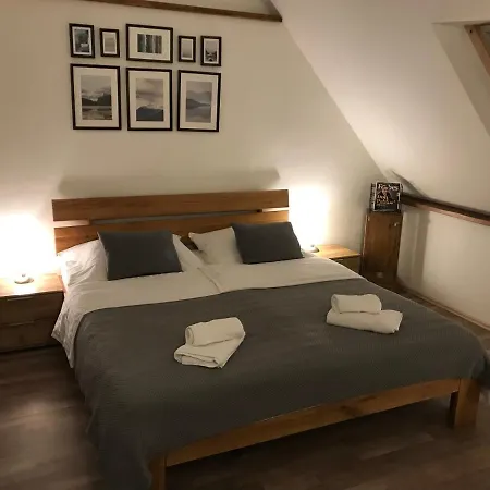 Apartman V Podkrovi דירה Ústí nad Labem